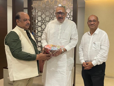 केंद्रीय वस्त्रोद्योग मंत्री श्री गिरीराज सिंह यांची भेट